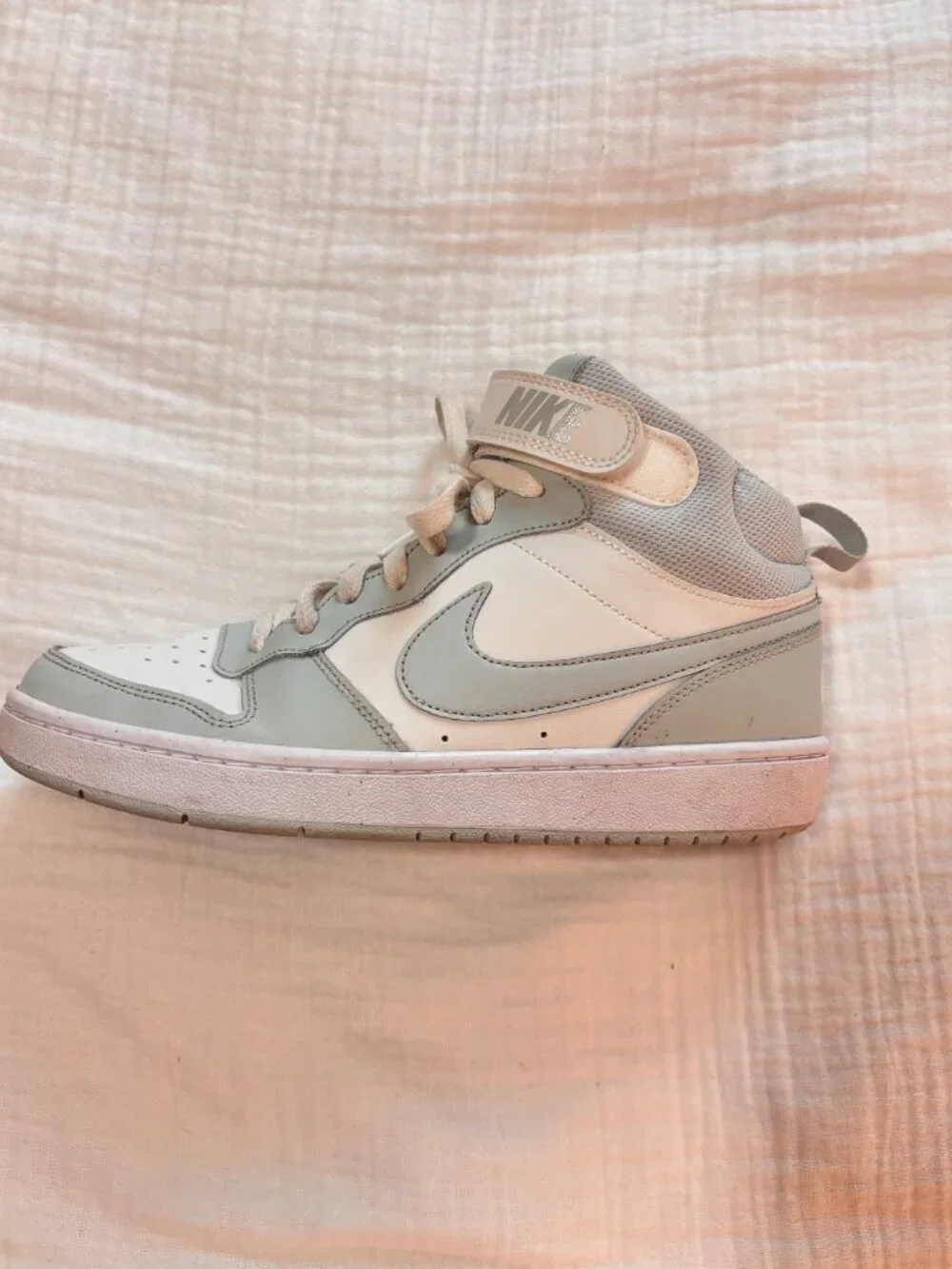 Nike Youth Court Borough Mid 2 High-Top Sneakers